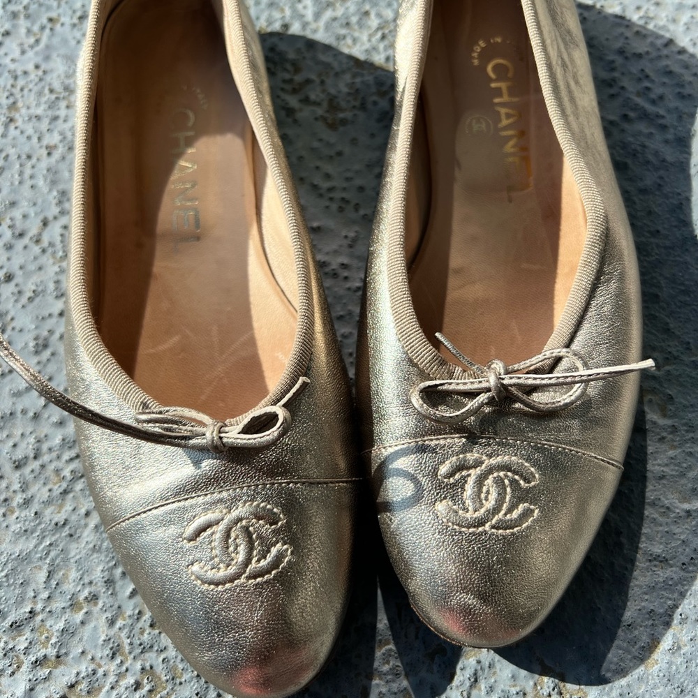 Chanel gold logo ballet flats